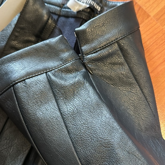 NWT Urban Outfitters faux Leather Mini Skirt - Picture 6 of 7